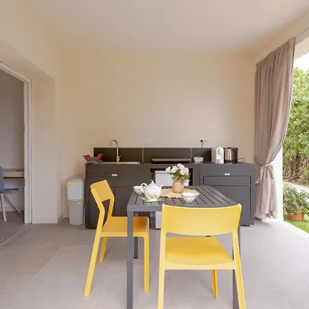 Le Dune Relax Con Cucina & Piscina Penzion 3*